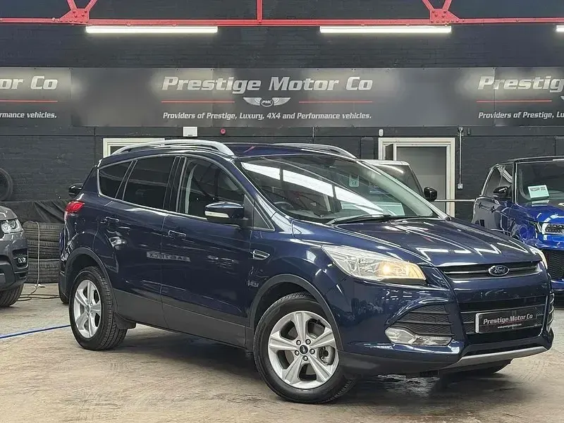Käytetty Ford Kuga Zetec 138 HP (101 kW) 2013 Sininen Katumaasturi