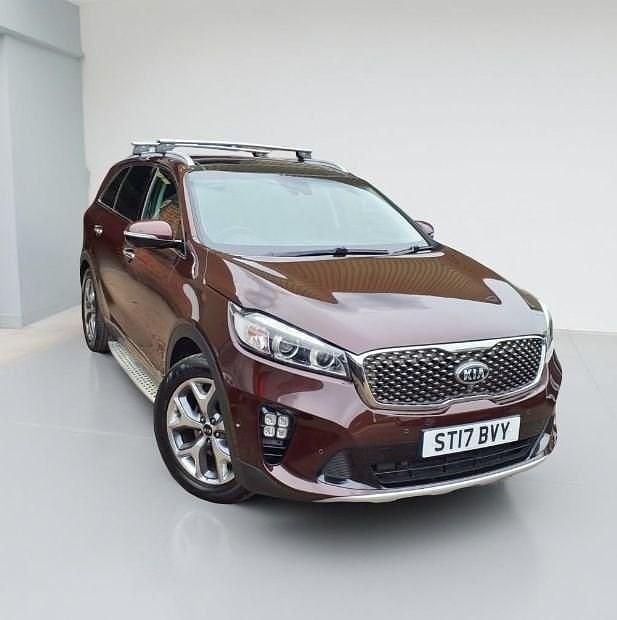 Red Used 2017 Kia Sorento 4 SUV | £13,995 (Super price) - Image 1/4