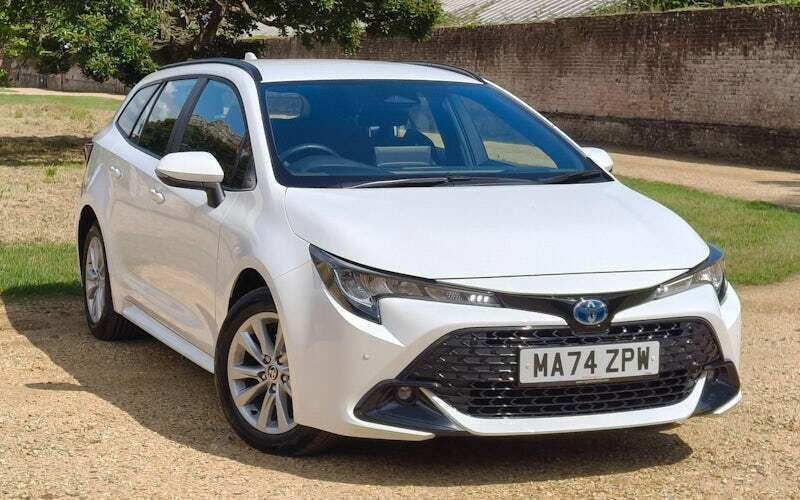 Used 2025 Toyota Corolla Estate | £22,867 (Good price) - Image 1/2