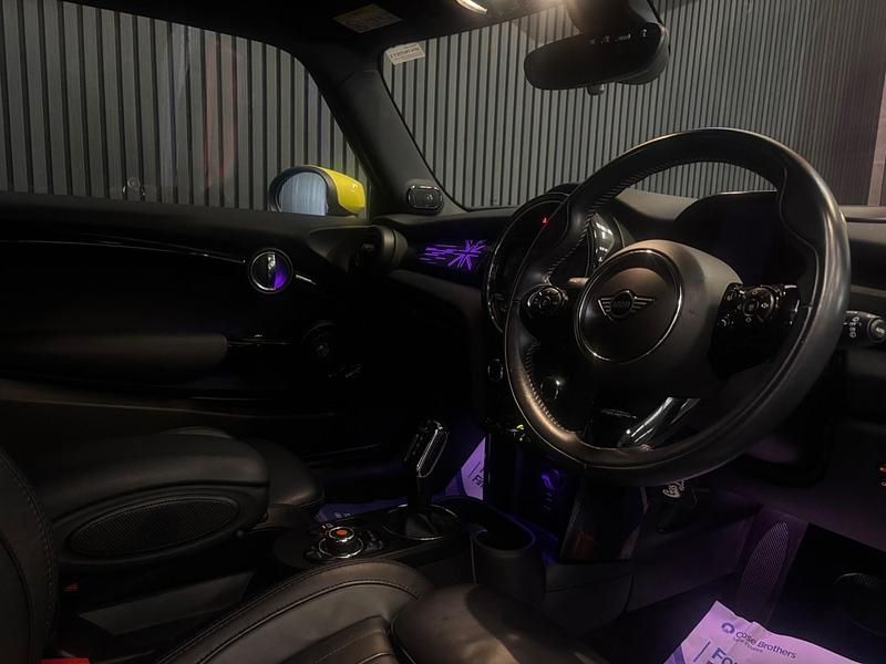 Used Mini Cooper SE Level 3 135 kW (184 HP) 2020 Silver Hatchback