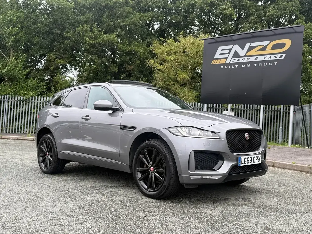 Used Jaguar F-Pace Chequered Flag 180 HP (132 kW) 2019 Grey SUV