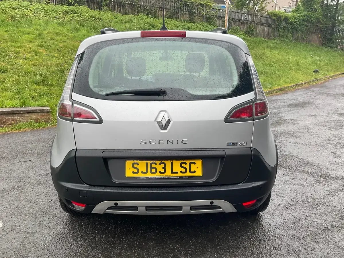 Used Renault Scénic III Dynamique 110 HP (80 kW) 2013 Silver MPV