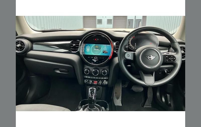 Used Mini Cooper Classic 136 HP (100 kW) 2024 Silver Hatchback