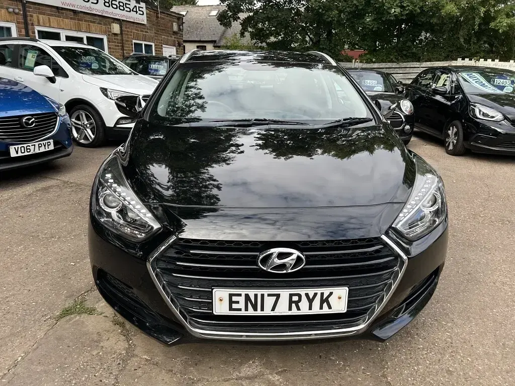 Used Hyundai i40 139 HP (102 kW) 2017 Black Estate