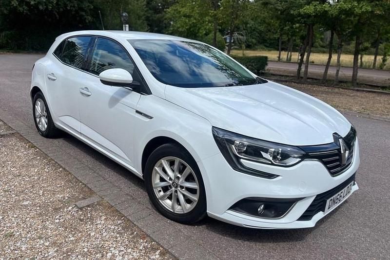 White Used 2016 Renault Mégane III Dynamique Hatchback | £4,990 (Fair price) - Image 1/1