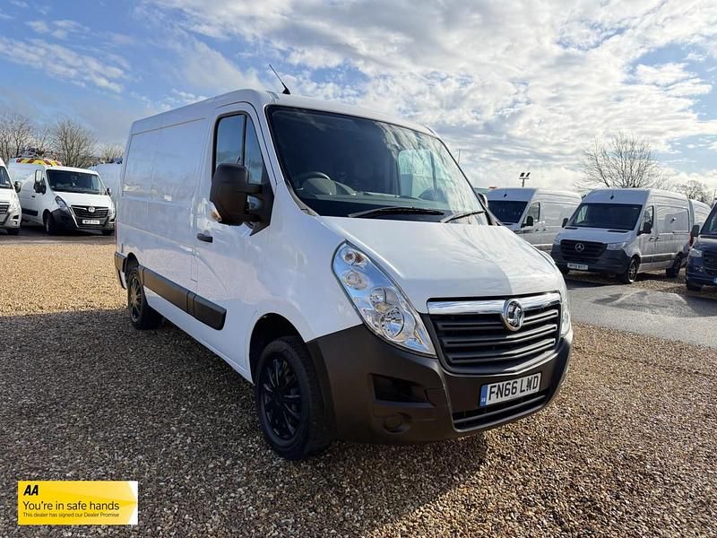 Used Vauxhall Movano 110 HP (80 kW) 2016 White MPV