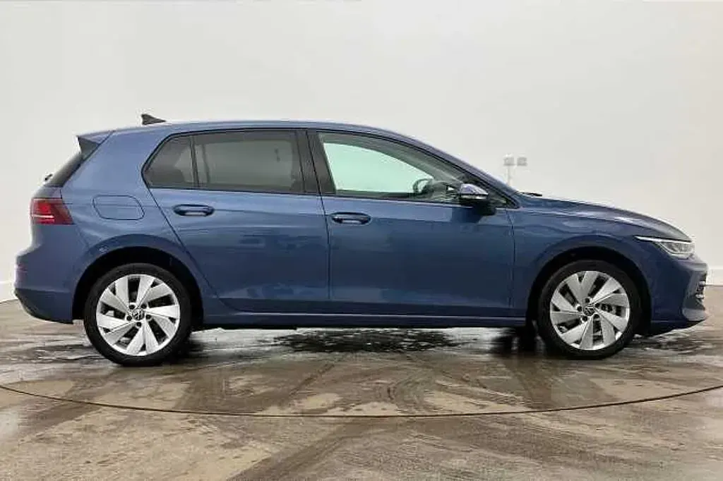 Second-hand VW Golf VIII 204 CP (150 kW) 2025