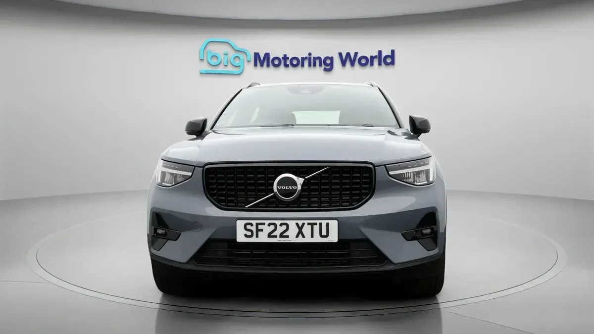 Used Volvo XC40 Plus 211 HP (155 kW) 2022 Grey SUV