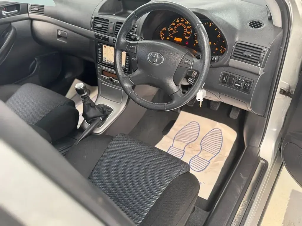 Used Toyota Avensis 2009 Silver Hatchback
