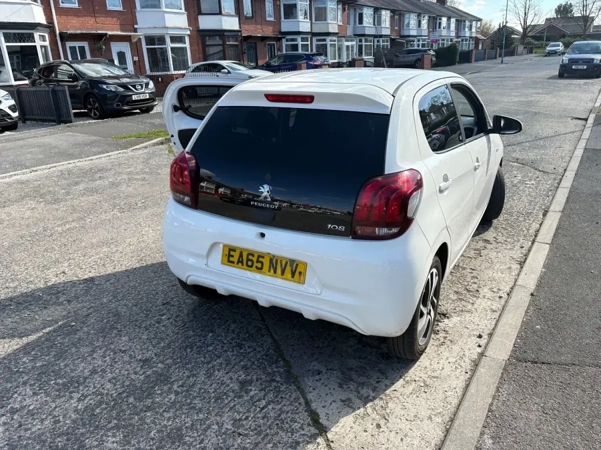 Second-hand Peugeot 108 Allure 82 CP (60 kW) 2015 Alb Hatchback