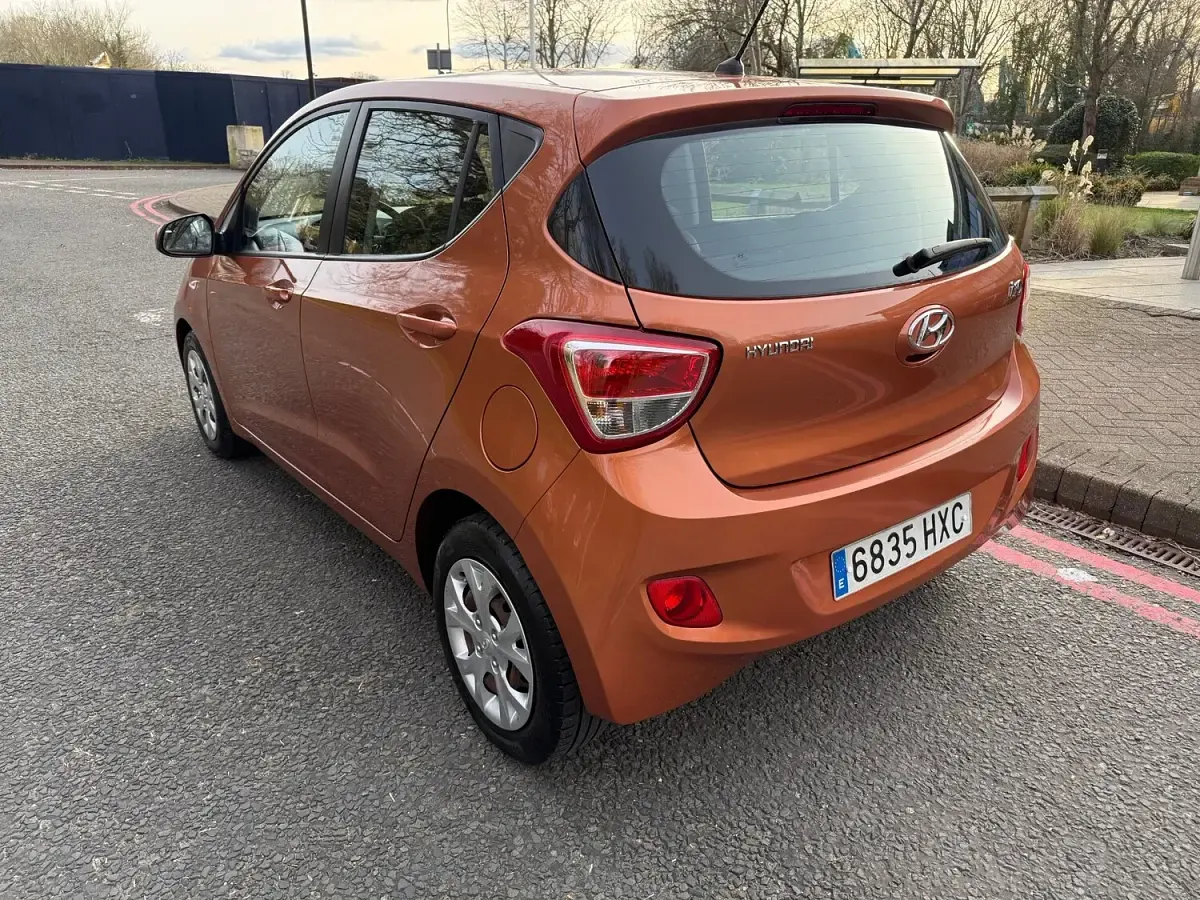 Used Hyundai i10 SE 2014 Metallic orange Hatchback