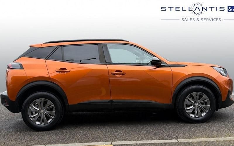 Second-hand Peugeot 2008 Active+ 101 CP (74 kW) 2023 Portocaliu SUV