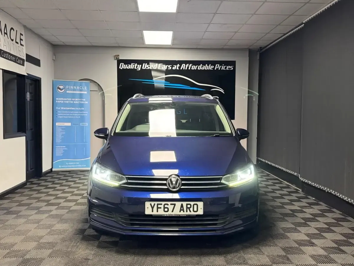 Used VW Touran SE 115 HP (84 kW) 2017 Blue MPV
