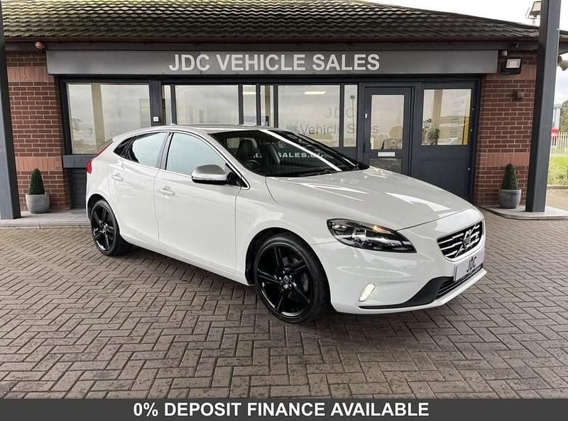 Used Volvo V40 R-Design 150 HP (110 kW) 2014 White Estate