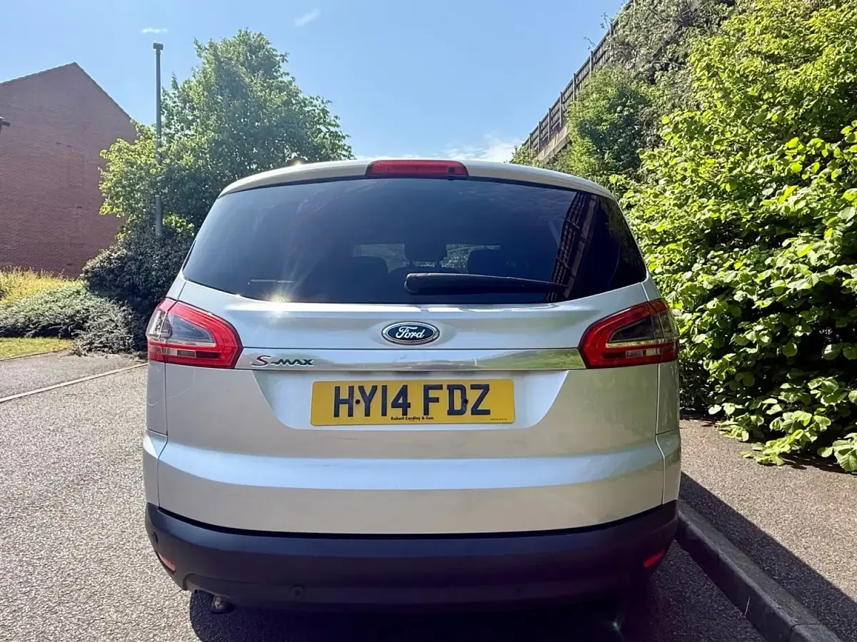 Begagnad Ford S-MAX Titanium 163 HK (119 kW) 2014 Silver Minibuss