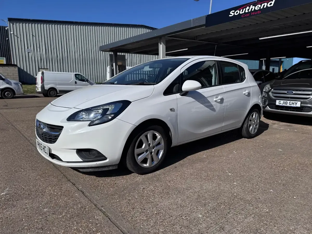 Used Vauxhall Corsa Design Edition 2015 White Hatchback