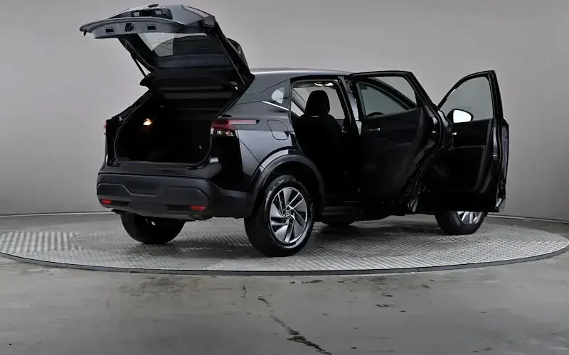 Used Nissan Qashqai Acenta Premium 140 HP (102 kW) 2023 Black SUV