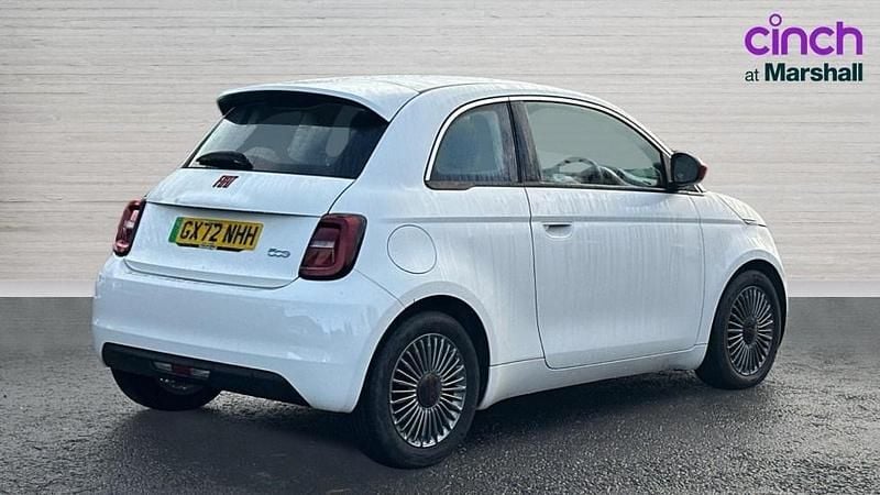 Second-hand Fiat 500e Red 86 kW (118 CP) 2022 Alb Hatchback