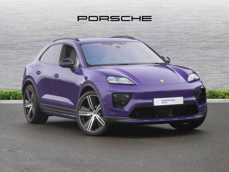 Paint to sample: ultra violet New 2024 Porsche Macan SUV | £84,990 (Fair price) - Image 1/4