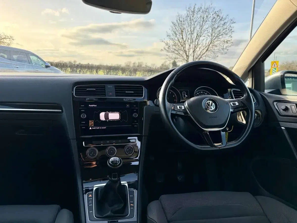 Używany VW Golf VII GT 2018 Srebrny Hatchback