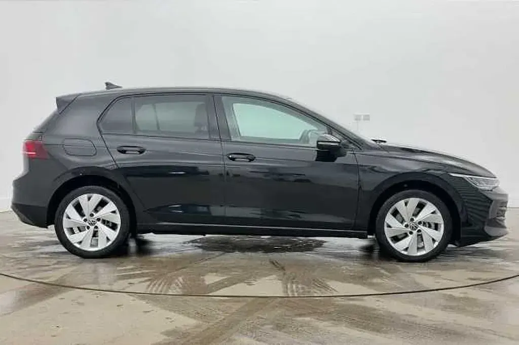 Second-hand VW Golf VIII Match 272 CP (200 kW) 2025 Negru Hatchback