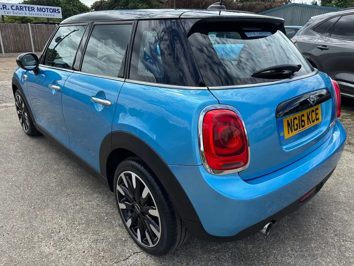 Used Mini Cooper D Hatch 116 HP (85 kW) 2016 Blue Hatchback