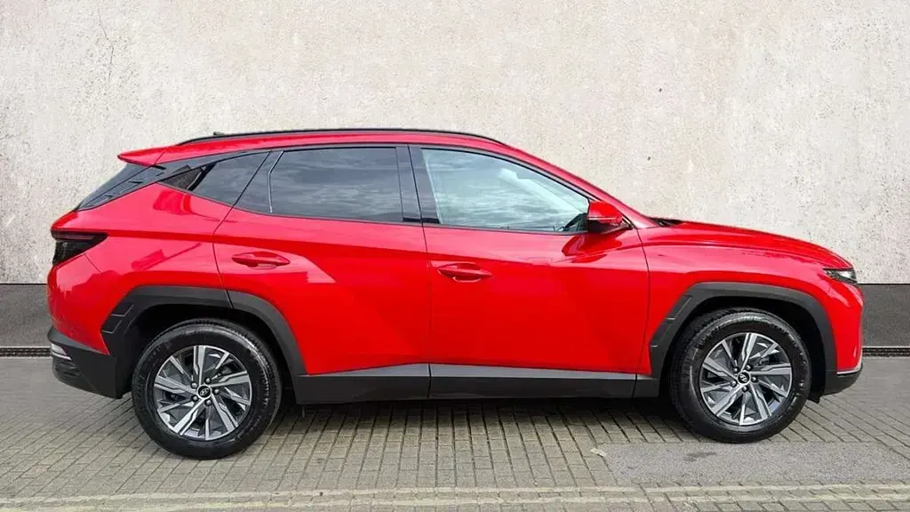 Used Hyundai Tucson SE 150 HP (110 kW) 2022 Red SUV