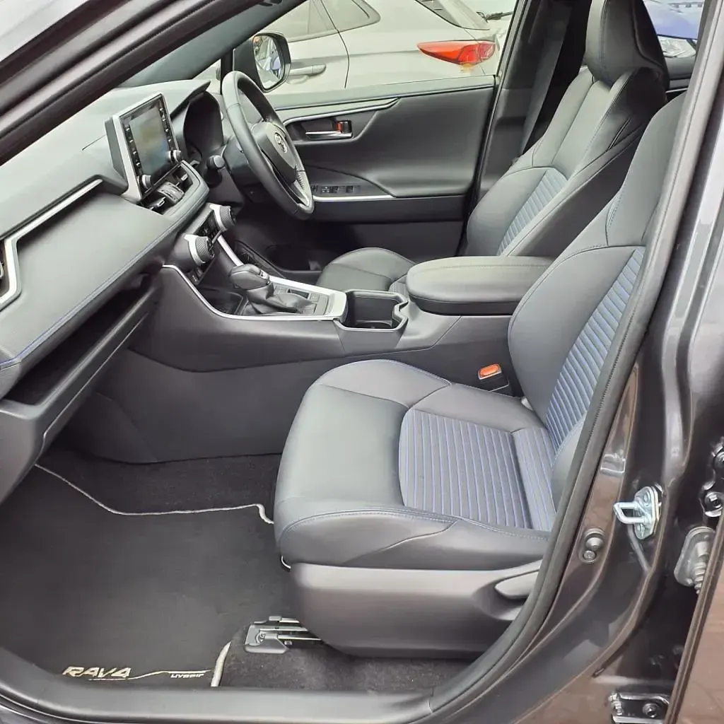 Used Toyota RAV4 218 HP (160 kW) 2022 Grey SUV