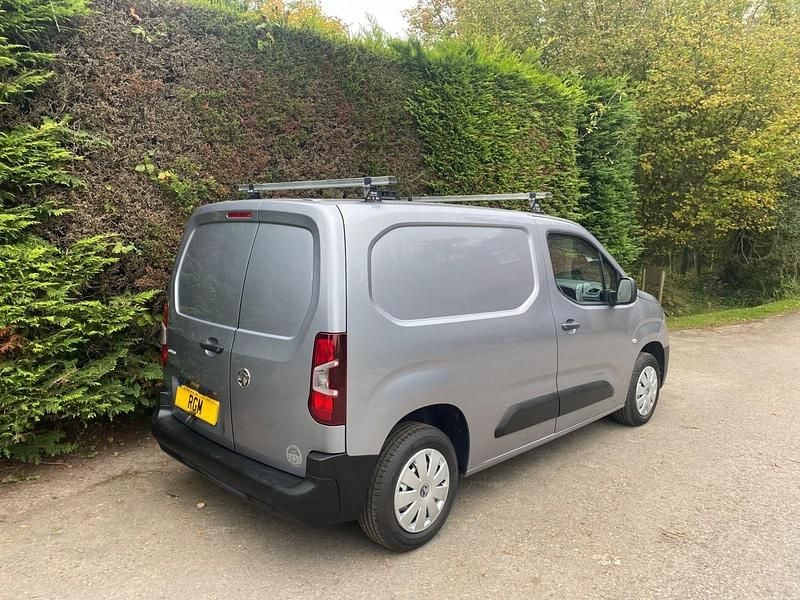 Used Vauxhall Combo Edition 100 HP (73 kW) 2019 Grey Van