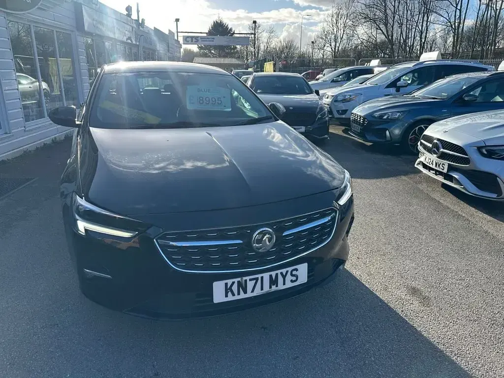 Used Vauxhall Insignia SRi 122 HP (89 kW) 2021 Black Hatchback