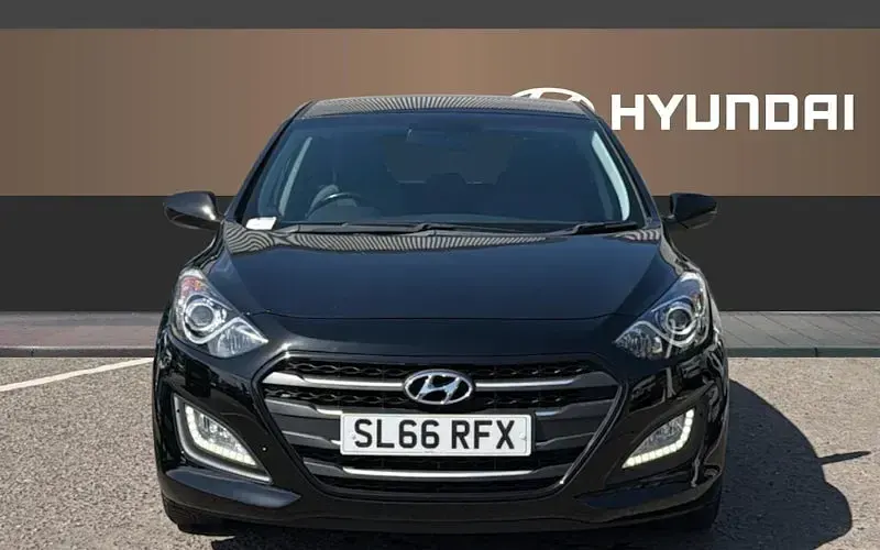 Used Hyundai i30 SE 101 HP (74 kW) 2016 Black Hatchback