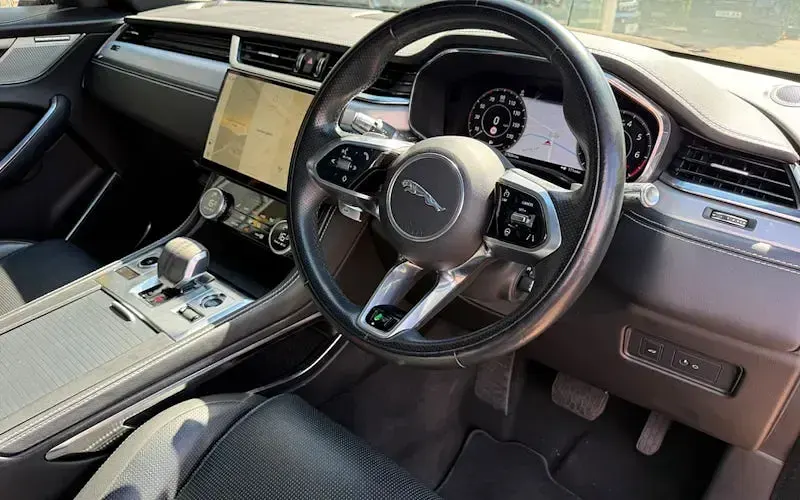 Used Jaguar F-Pace R-Dynamic 250 HP (183 kW) 2021 Grey SUV