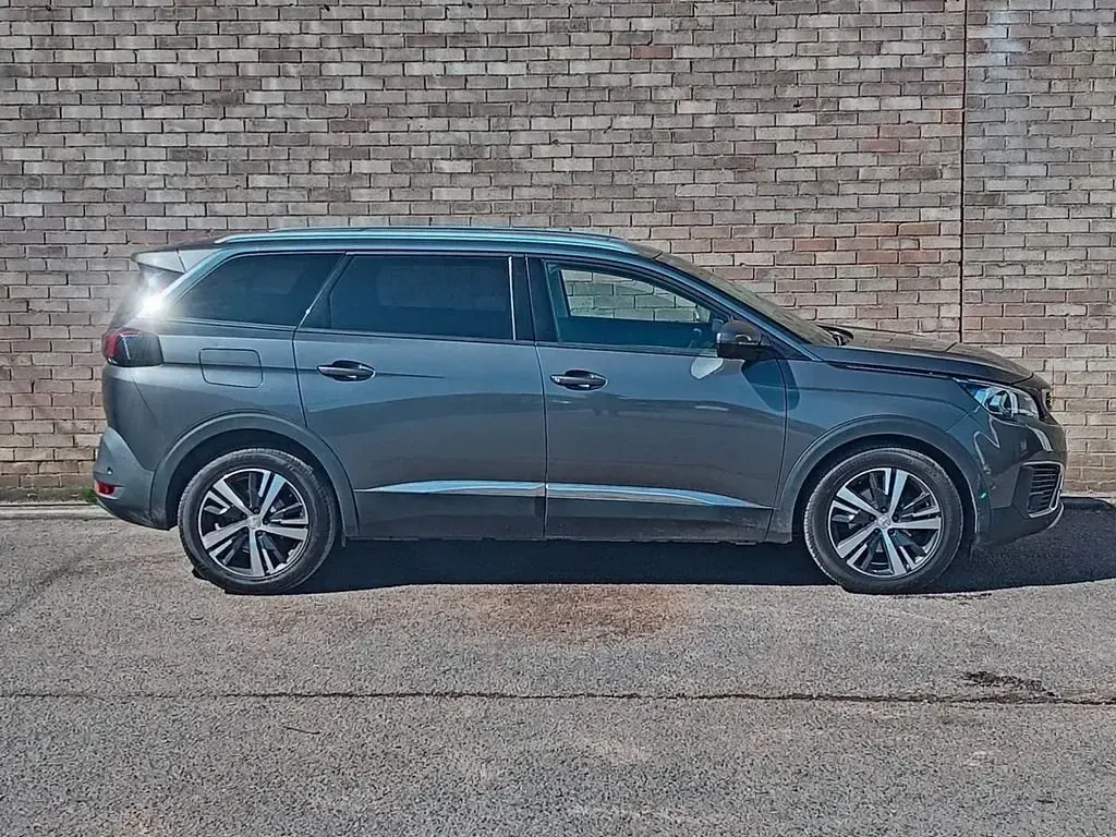 Gebraucht Peugeot 5008 Allure 130 PS (95 kW) 2019 Grau SUV