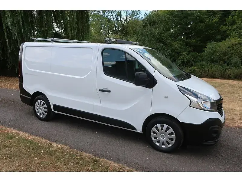 Used Renault Trafic Business 2018 White MPV