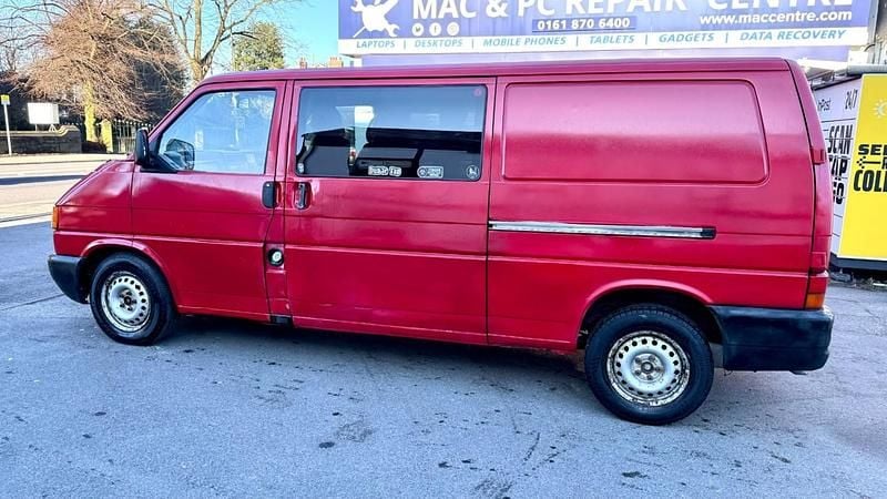 Used VW Transporter 2021 Red Van