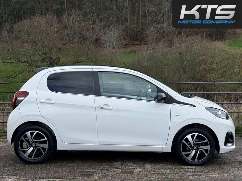 Used Peugeot 108 Allure 72 HP (52 kW) 2018 White Hatchback