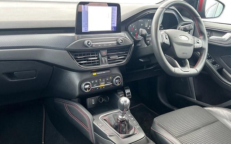 Used Ford Focus ST-Line X 125 HP (91 kW) 2020 Red Hatchback