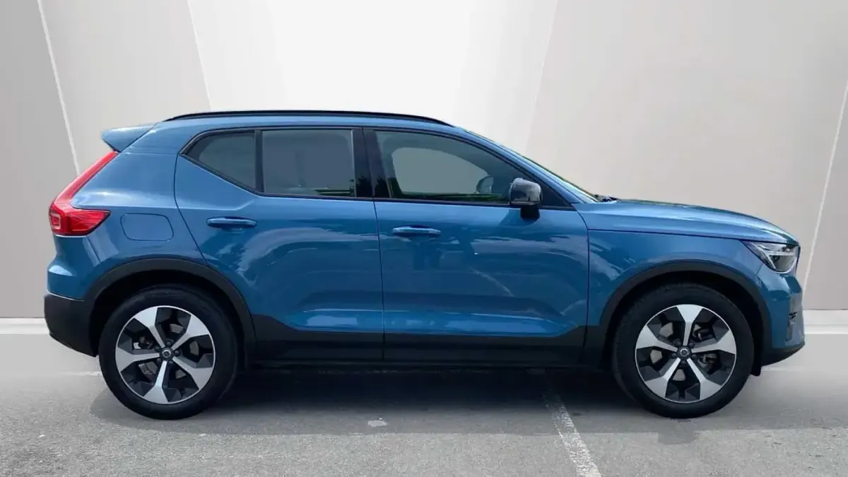 Used Volvo XC40 Plus 163 HP (119 kW) 2025 Blue SUV