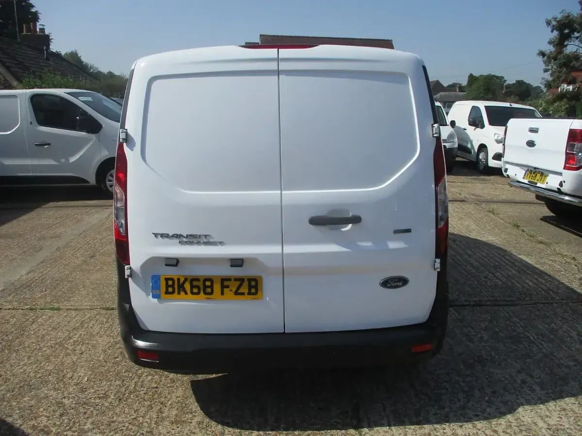 Used Ford Transit Connect 100 HP (73 kW) 2018 White MPV