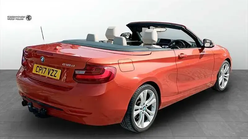 Begagnad BMW 218 Sport Line 150 HK (110 kW) 2017 Orange Cab