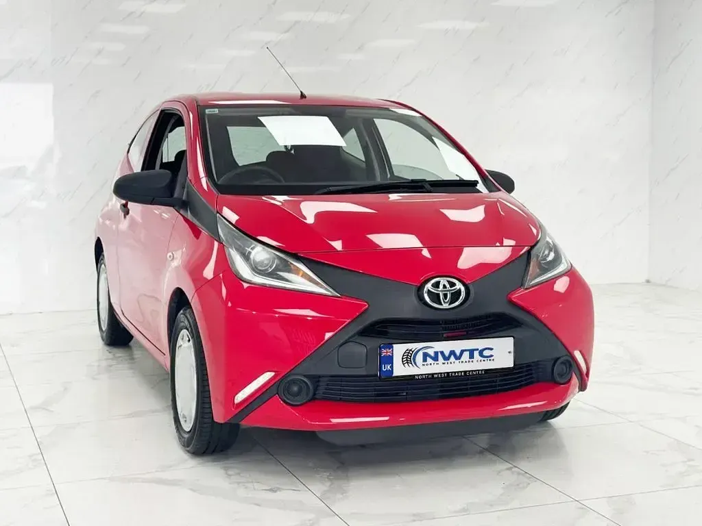 Used Toyota Aygo 71 HP (52 kW) 2018 Red Hatchback