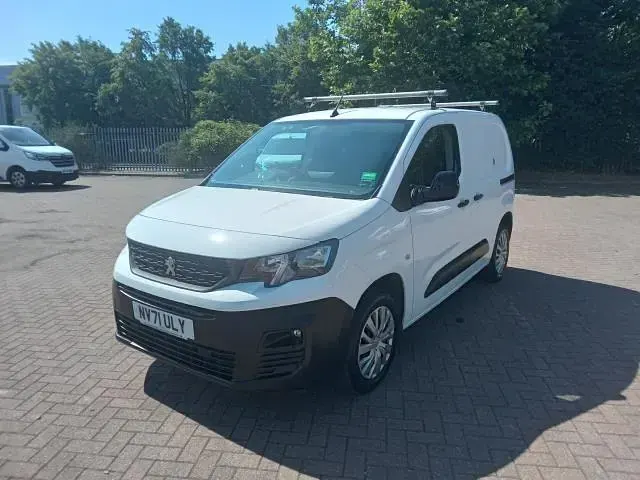 Used Peugeot Partner Premium 2022 White MPV