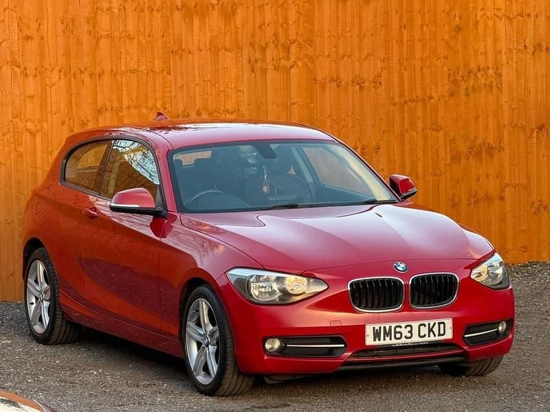 Used BMW 116 Sport Line 2014 Red Hatchback