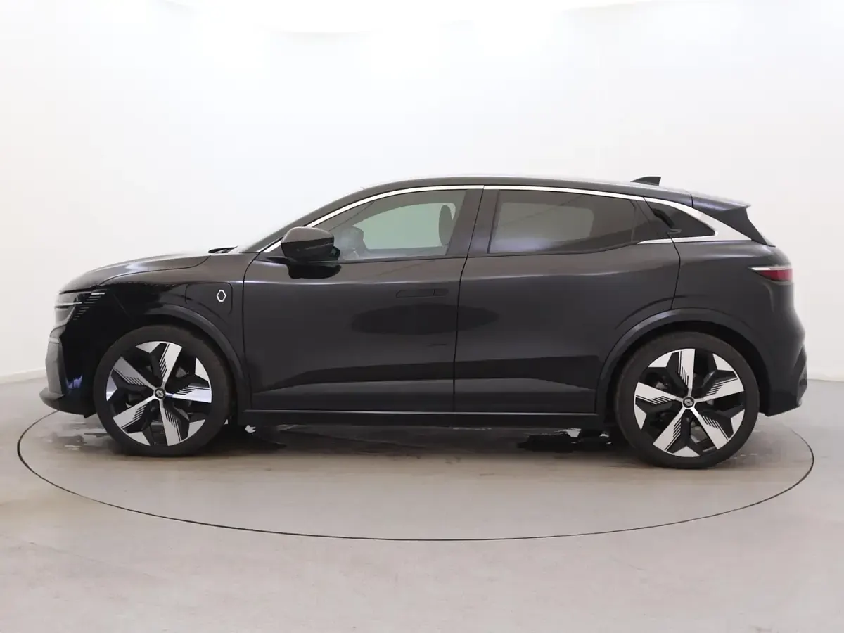 Used Renault Megane E-Tech Komfort 160 kW (218 HP) 2024 Black Hatchback