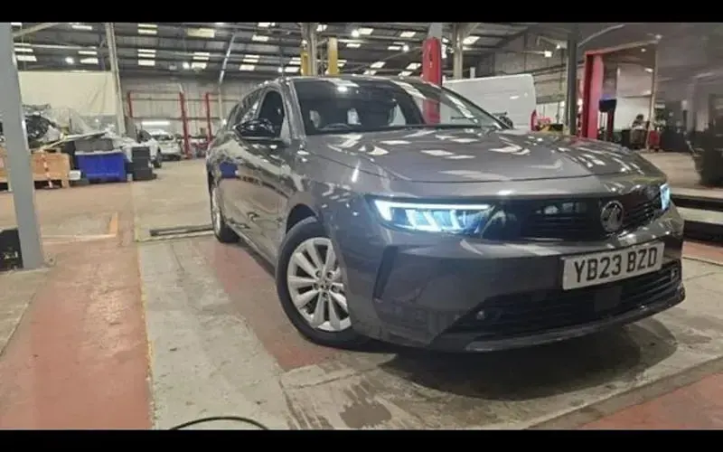 Used Vauxhall Astra Design Edition 131 HP (96 kW) 2025 Estate