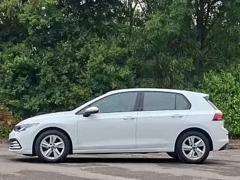 Used VW Golf VIII Life 150 HP (110 kW) 2023 White Hatchback
