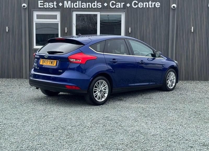 Usado Ford Focus Zetec 2017 Azul Citadino