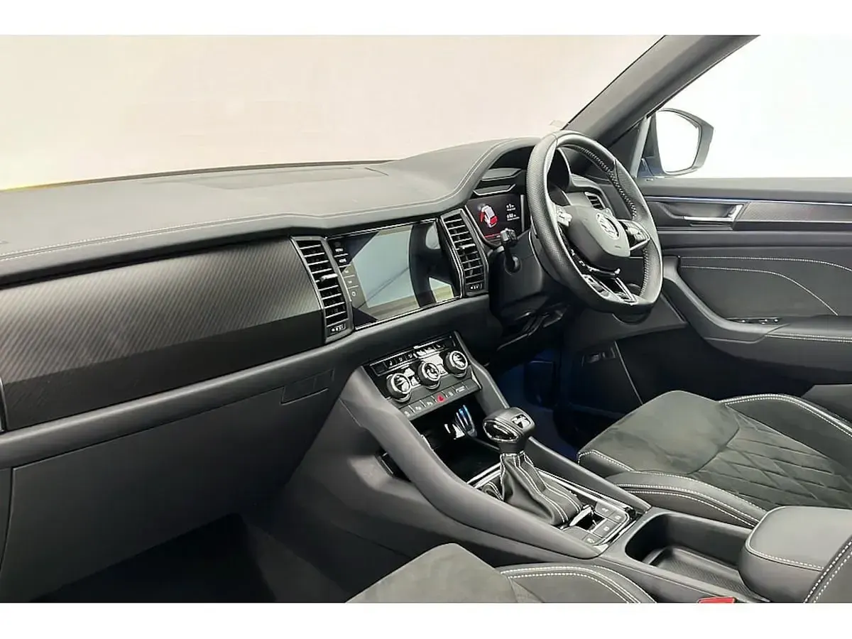 Used Skoda Kodiaq SportLine 110 HP (80 kW) 2023 Race blue metallic SUV