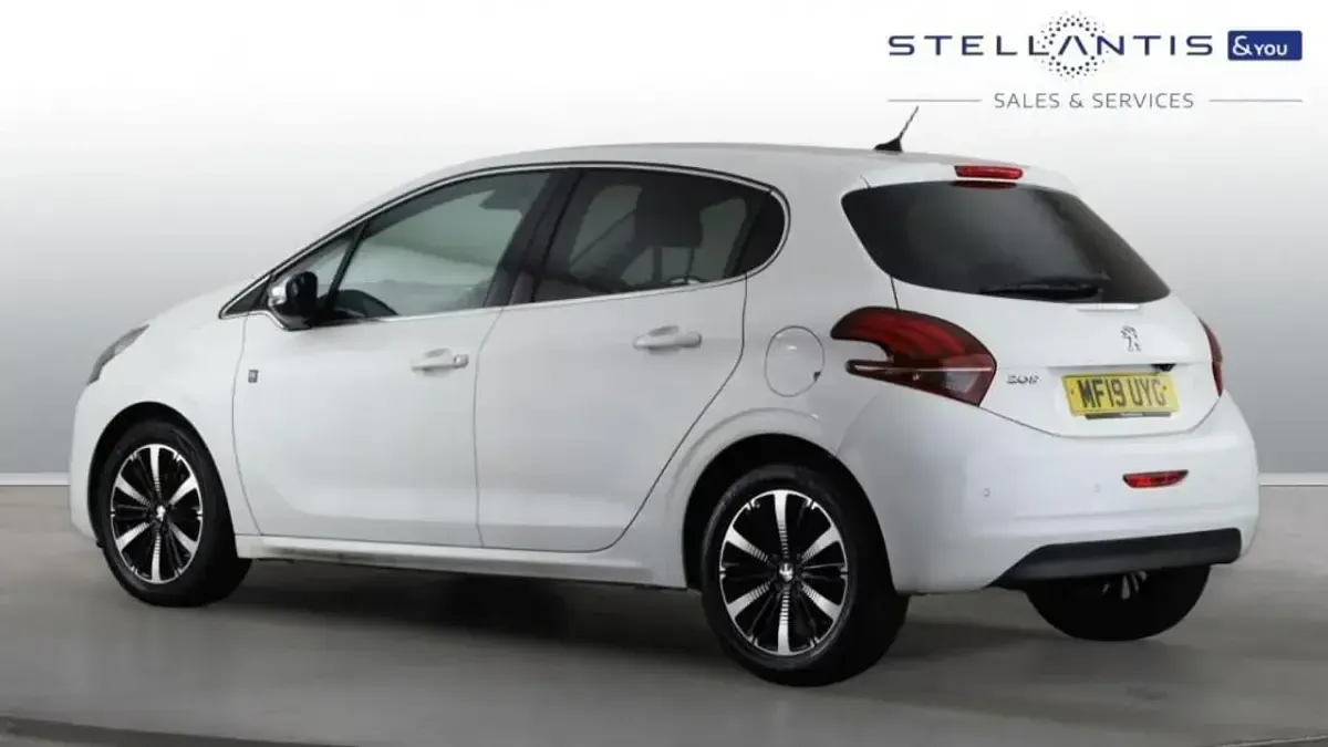 Used Peugeot 208 S 81 HP (59 kW) 2019 White Hatchback