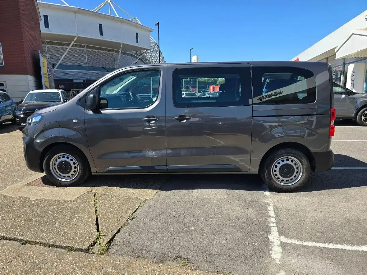 Usado Citroën Spacetourer Business Class 134 CV (98 kW) 2021 Gris Monovolumen